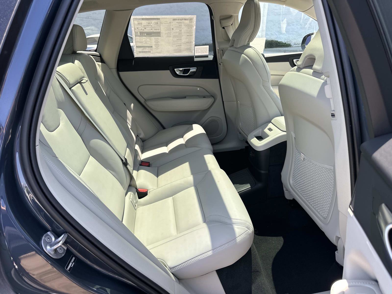 New 2026 Volvo XC60 T8 Ultra w/ Protection Package Premier AWD/4WD image 19