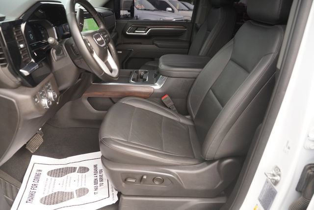 Used 2025 GMC Sierra 2500 SLT w/ SLT Convenience Package AWD/4WD image 9