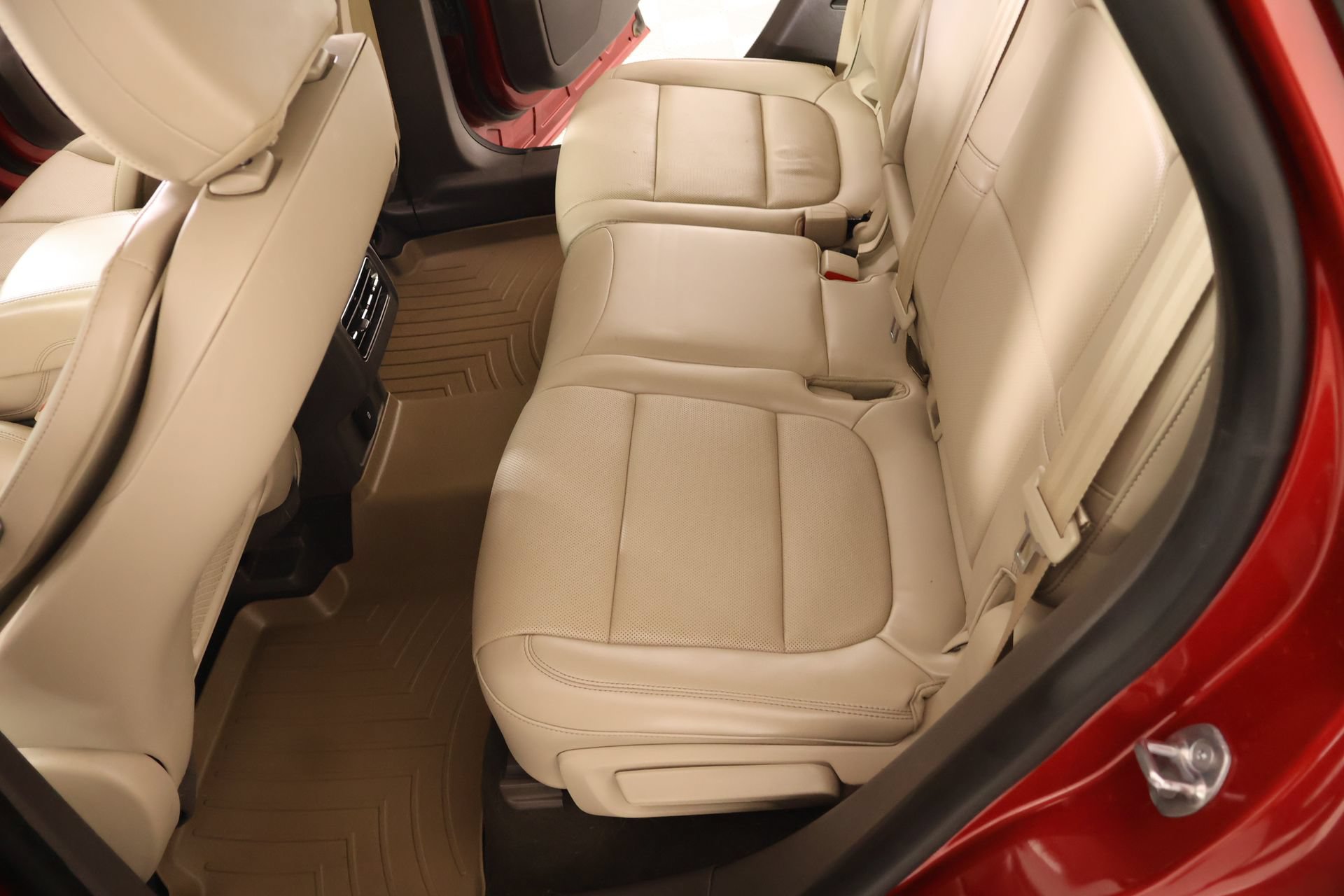 Used 2021 Lincoln Corsair Reserve w/ Elements Package FWD image 13