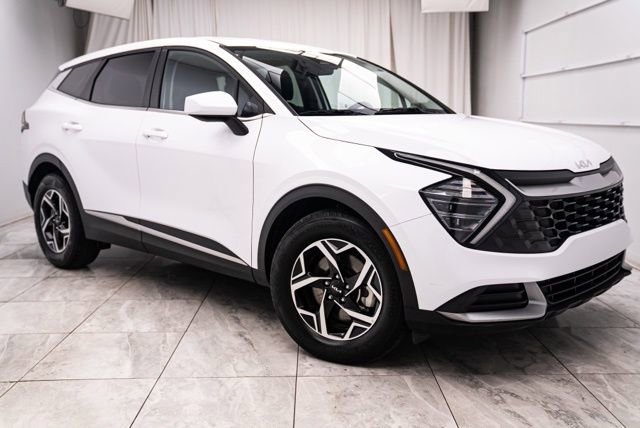 Used 2025 Kia Sportage LX image 1