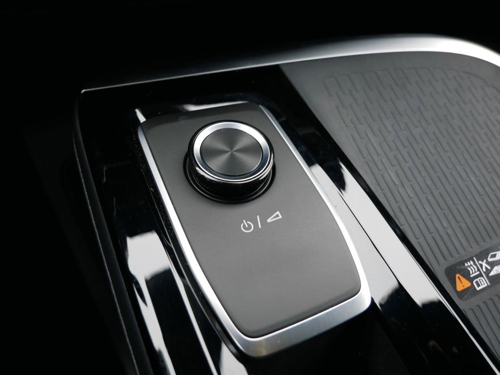 Used 2025 Buick Enclave Sport Touring image 21