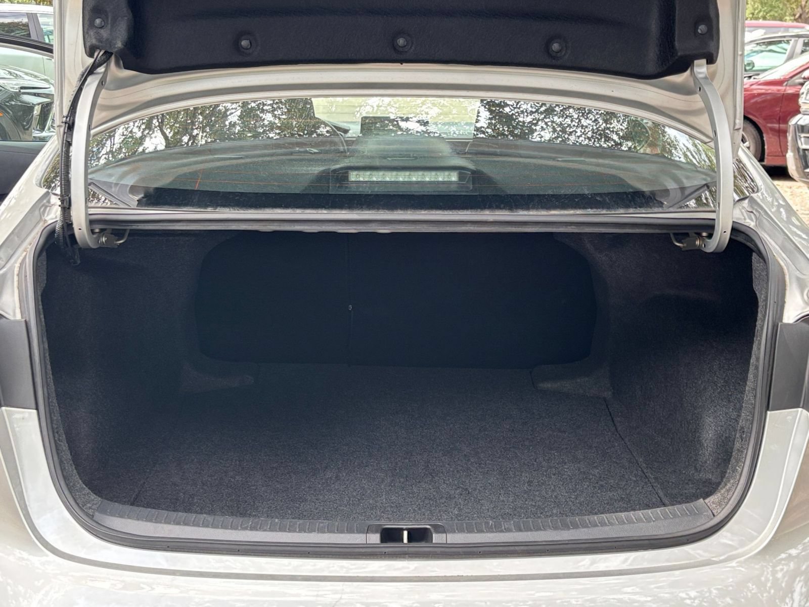 Used 2025 Toyota Corolla LE FWD image 28