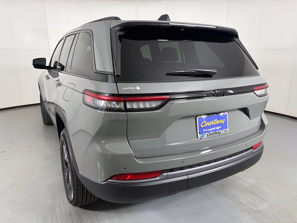 New 2027 Jeep Grand Cherokee Altitude RWD image 6