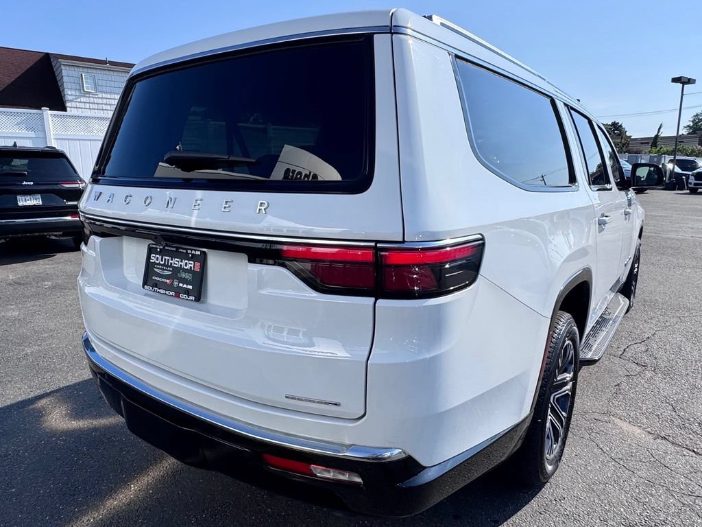 Used 2024 Jeep Wagoneer L Series II w/ Flexible Seating Group RWD image 7
