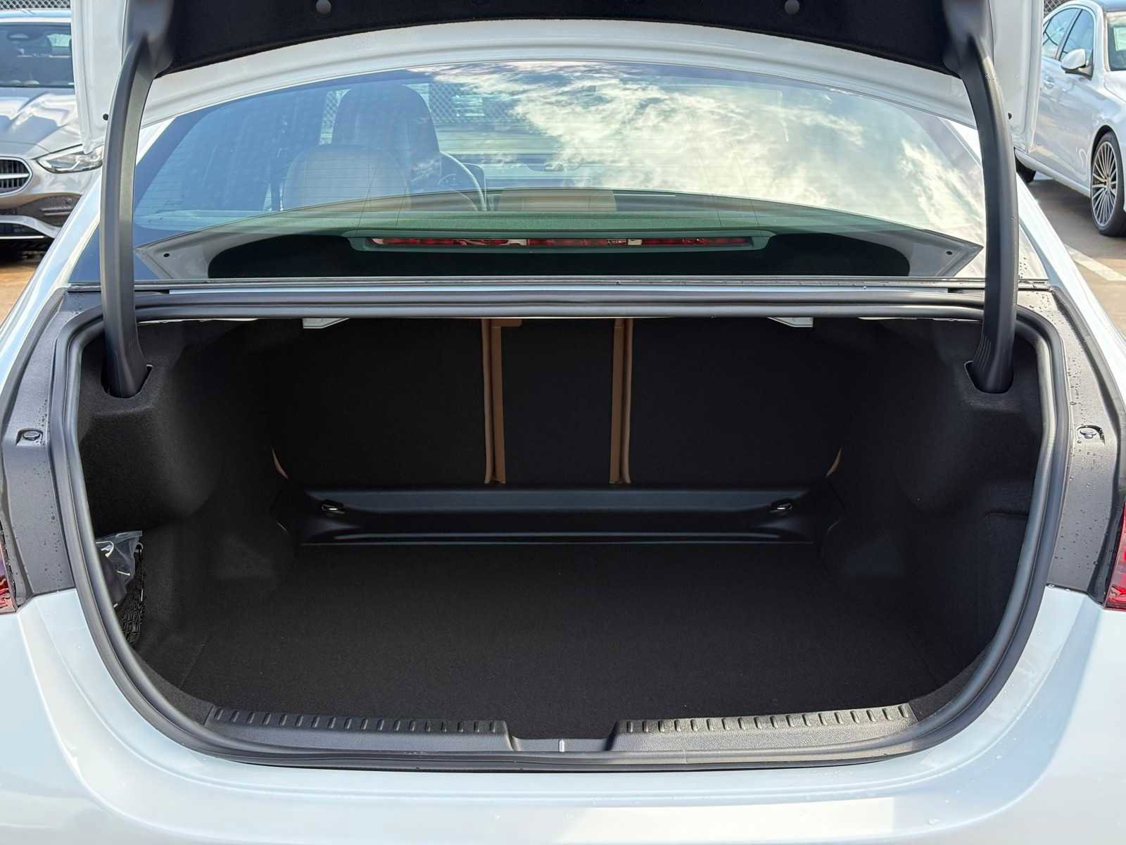 New 2026 Mercedes-Benz E 450 4MATIC Sedan image 10