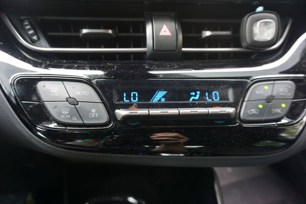 Used 2021 Toyota C-HR XLE FWD image 10