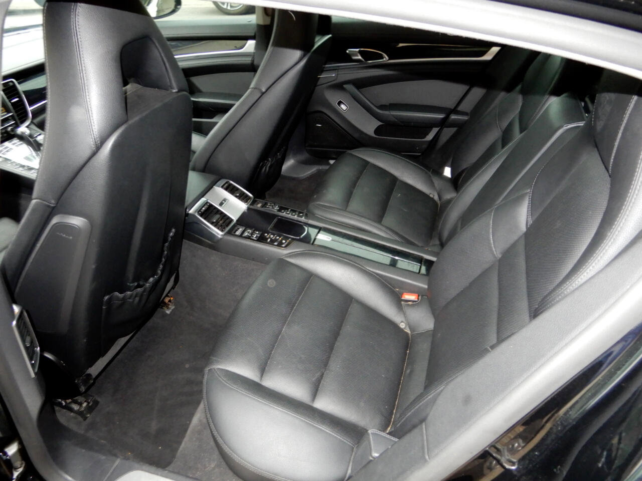 Used 2016 Porsche Panamera 4 image 9