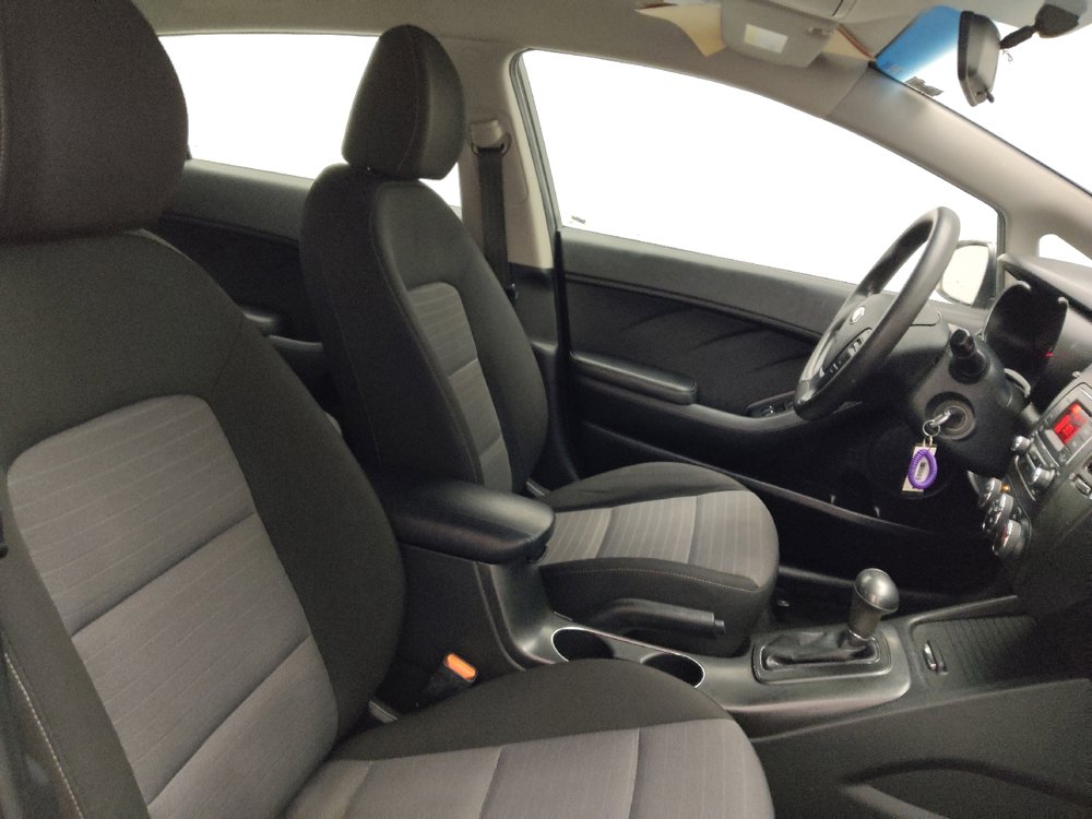 Used 2016 Kia Forte LX image 21