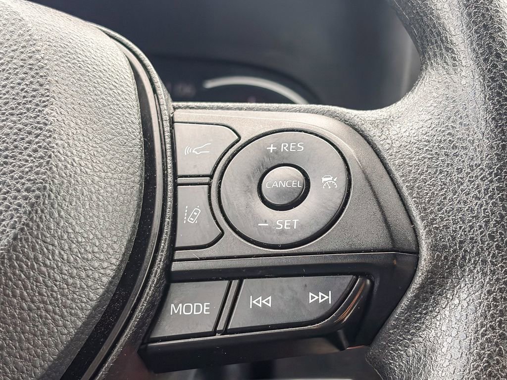 Used 2023 Toyota RAV4 LE AWD/4WD image 19