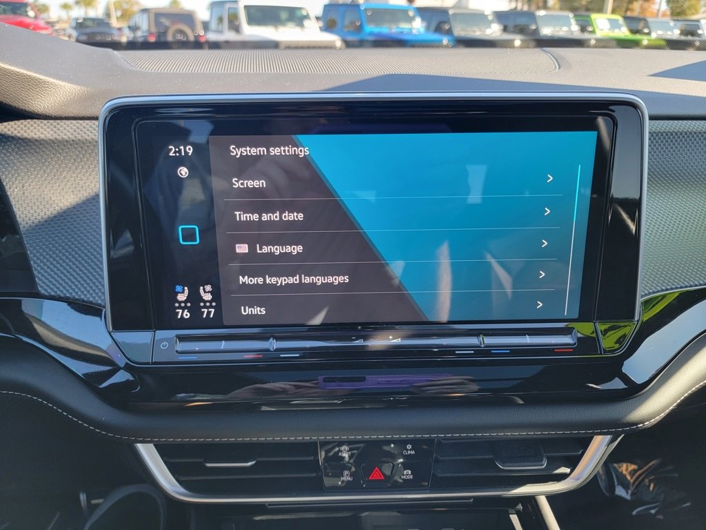 Used 2024 Volkswagen Atlas Cross Sport SEL R-Line image 20