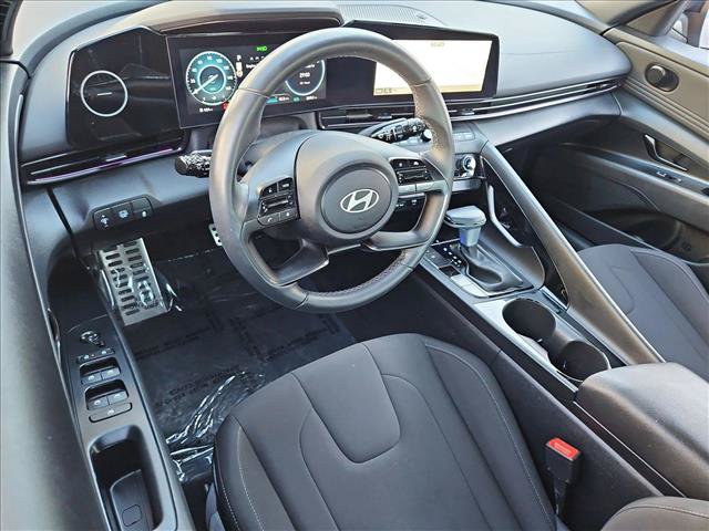 Used 2025 Hyundai Elantra SEL FWD image 10