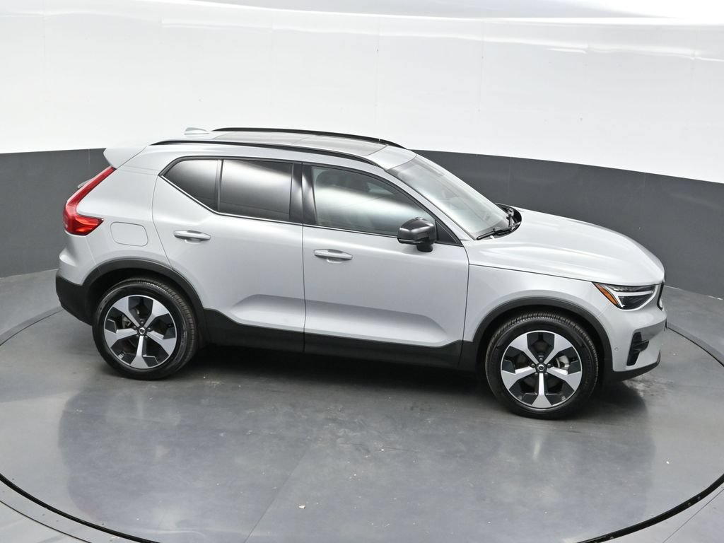 Used 2026 Volvo XC40 B5 Plus AWD/4WD image 36