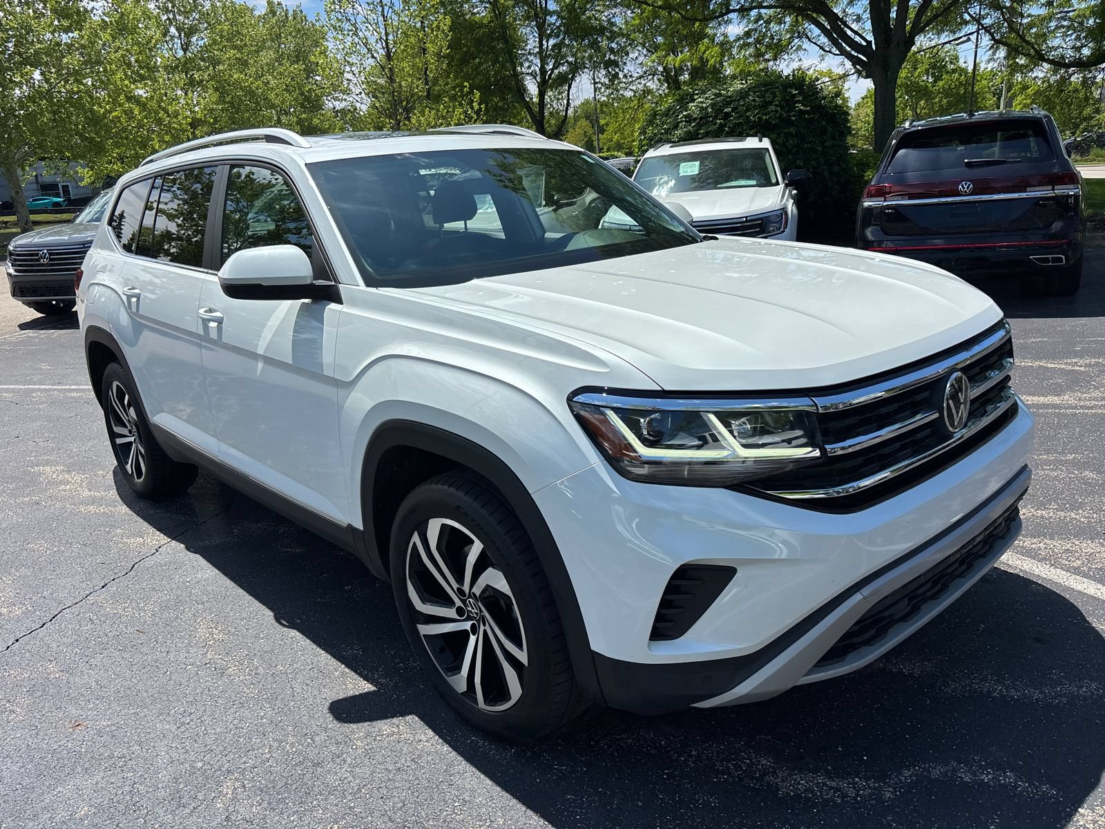 Used 2023 Volkswagen Atlas SEL AWD/4WD image 3
