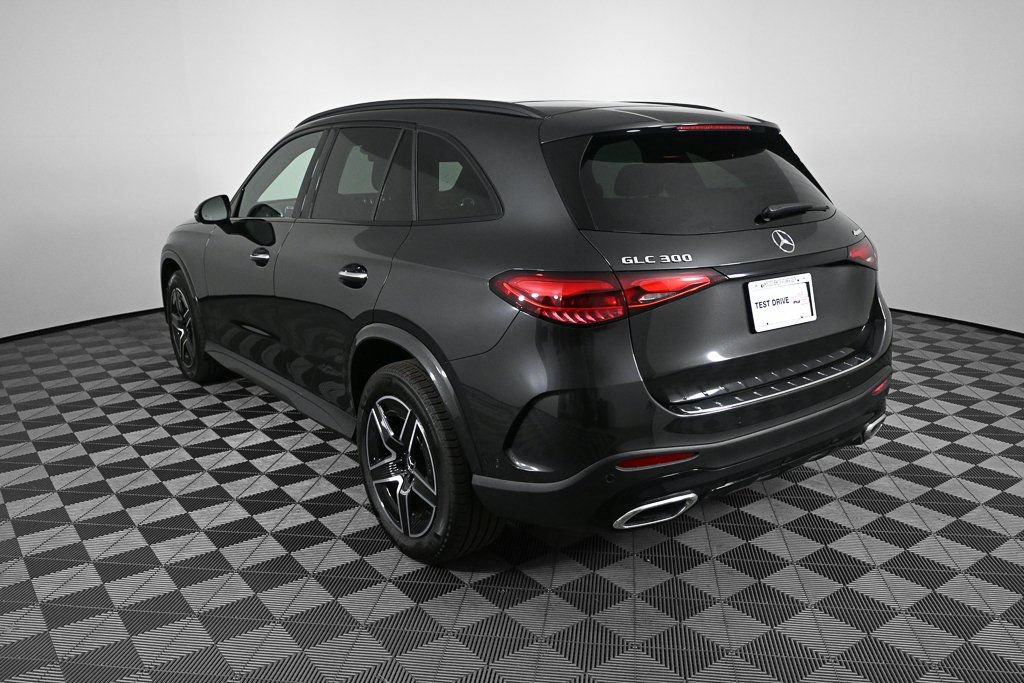New 2025 Mercedes-Benz GLC 300 4MATIC image 4
