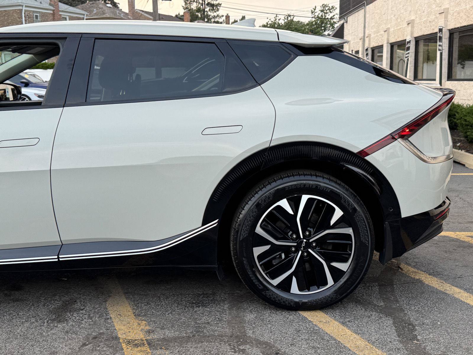 Used 2023 Kia EV6 Wind w/ Wind Technology Package AWD/4WD image 3
