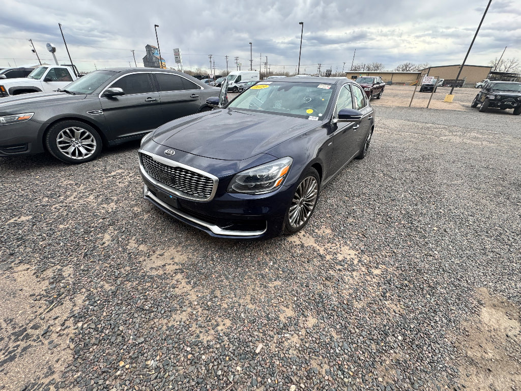 Used 2019 Kia K900 Luxury image 1