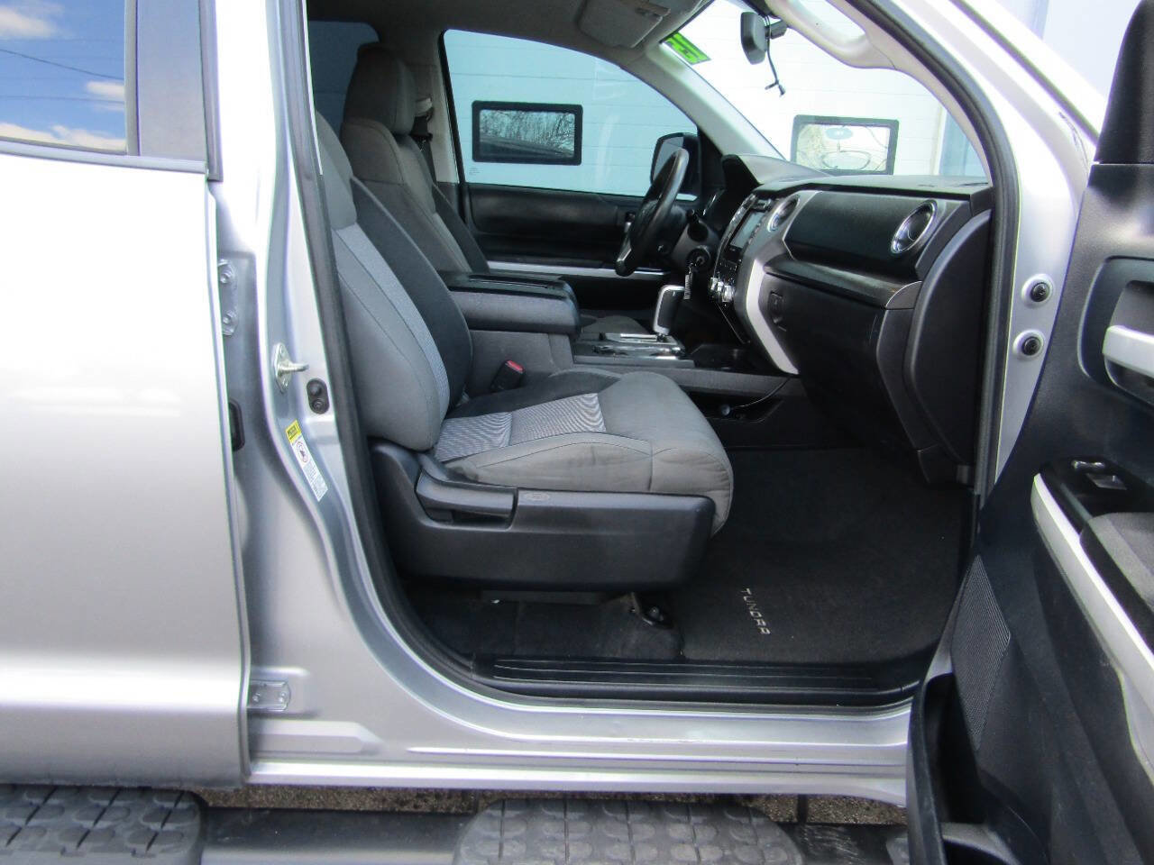 Used 2015 Toyota Tundra SR5 image 10