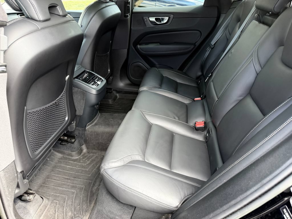 Certified 2023 Volvo XC60 B5 Ultimate w/ Climate Package AWD/4WD image 23