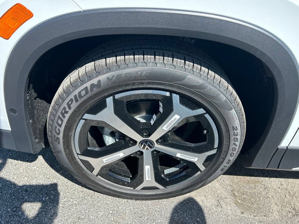 New 2026 Volkswagen Tiguan SE FWD image 55