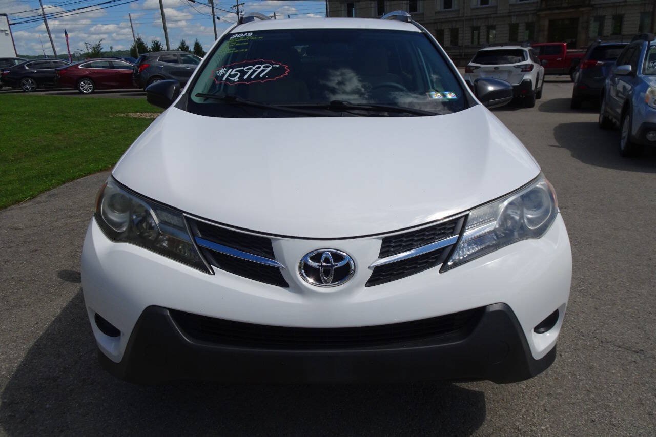 Used 2013 Toyota RAV4 LE AWD/4WD image 3