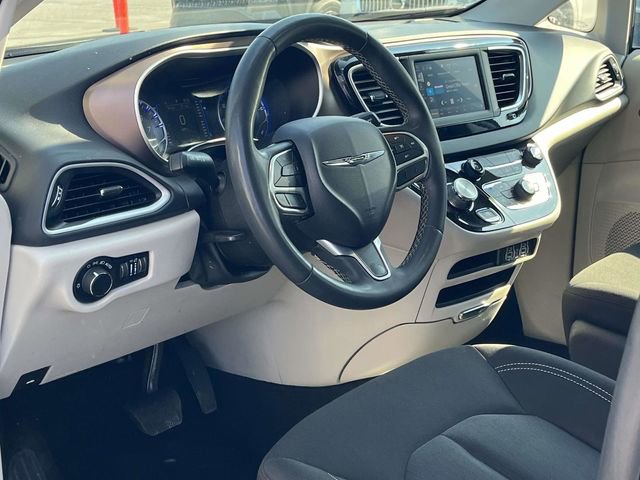 Used 2023 Chrysler Voyager LX FWD image 12