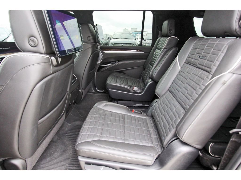 Certified 2025 Cadillac Escalade ESV Sport Platinum image 7