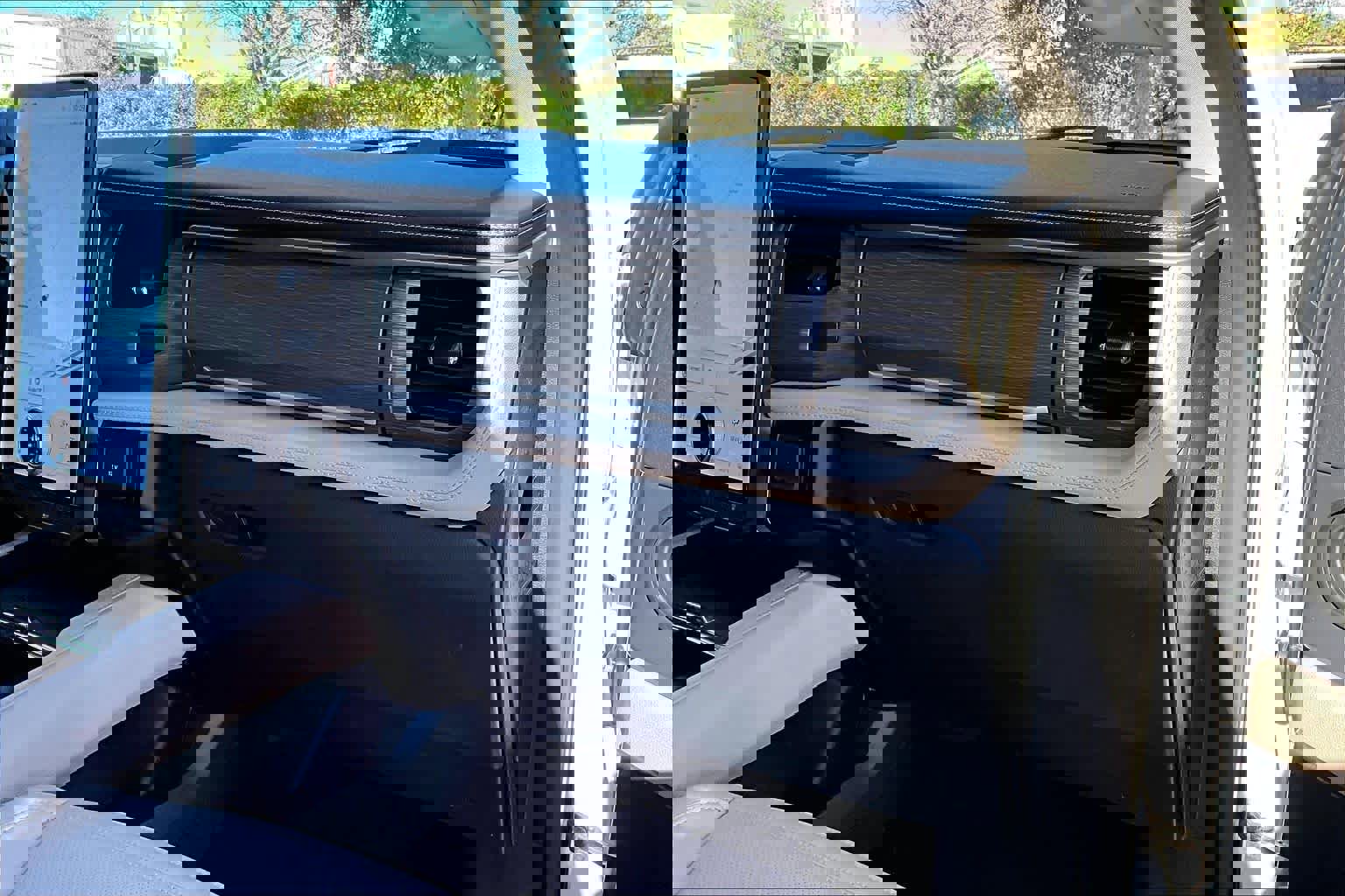 Used 2024 Ford Expedition Max Limited image 18