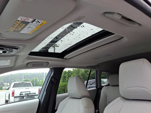 Certified 2025 Toyota Corolla Cross LE w/ Moonroof Package AWD/4WD image 14