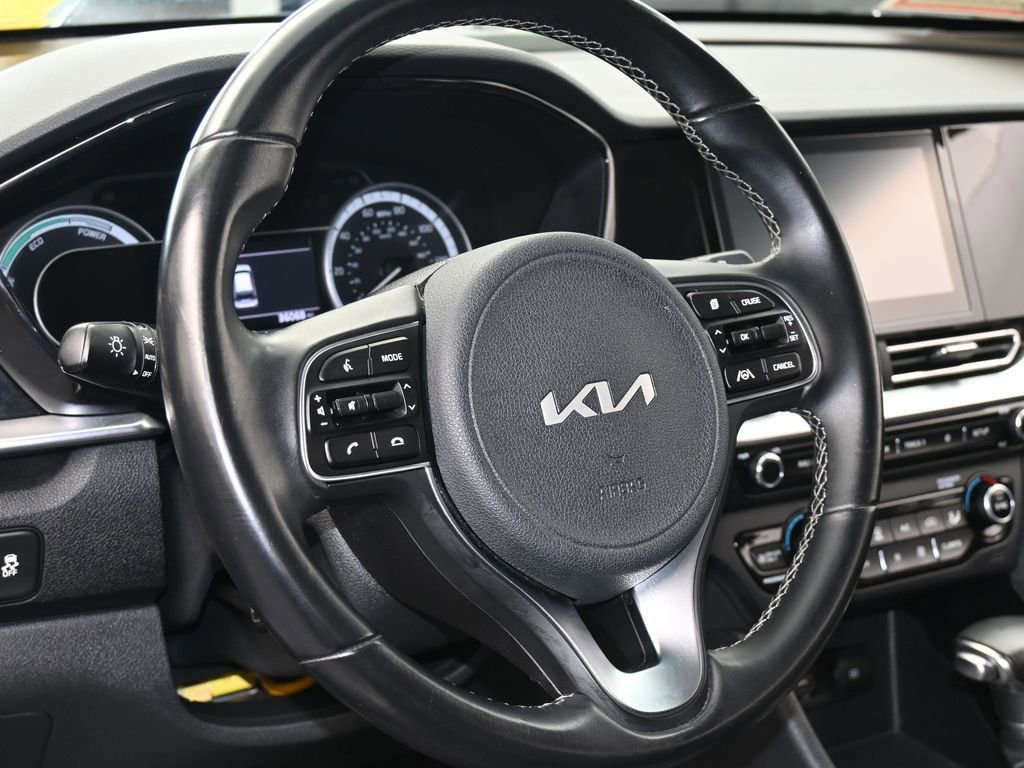 Used 2022 Kia Niro LXS image 13