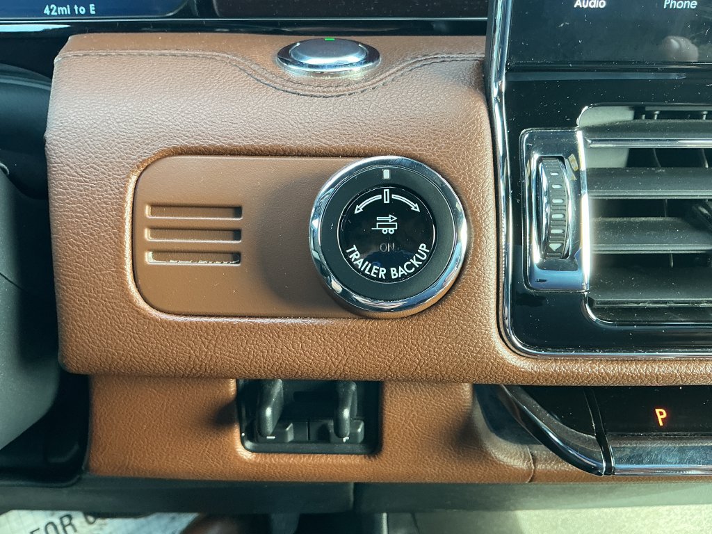 Used 2023 Lincoln Navigator L Reserve AWD/4WD image 14