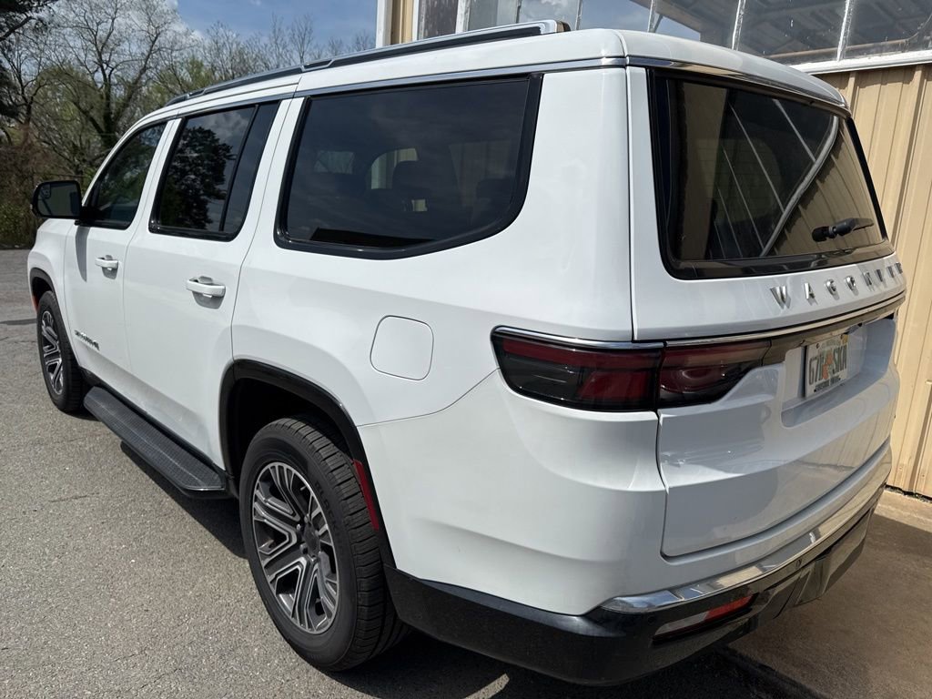 Used 2024 Jeep Wagoneer Series II w/ Flexible Seating Group image 4