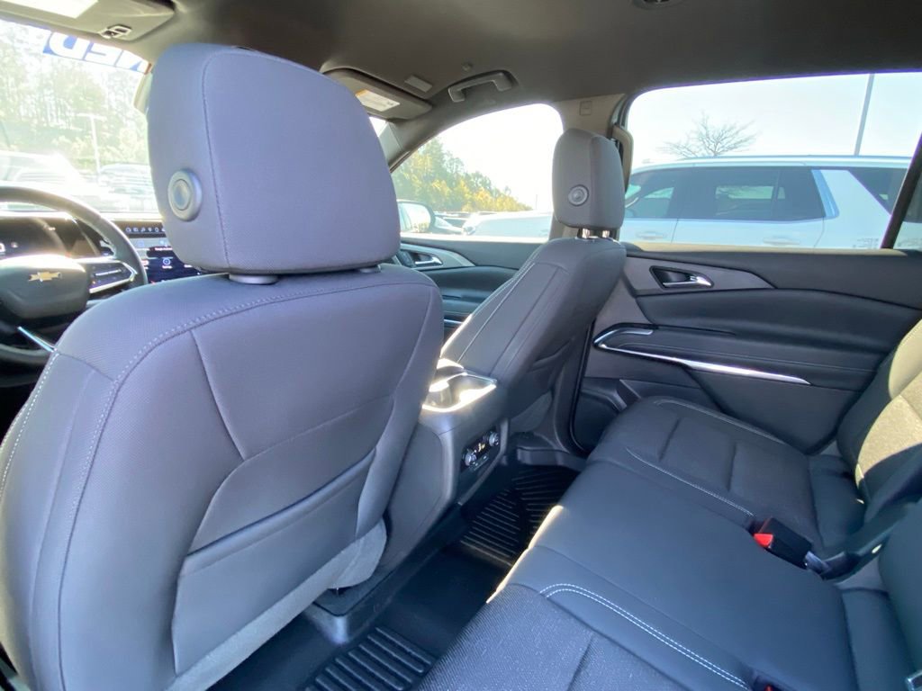 Used 2024 Chevrolet Traverse LS image 22