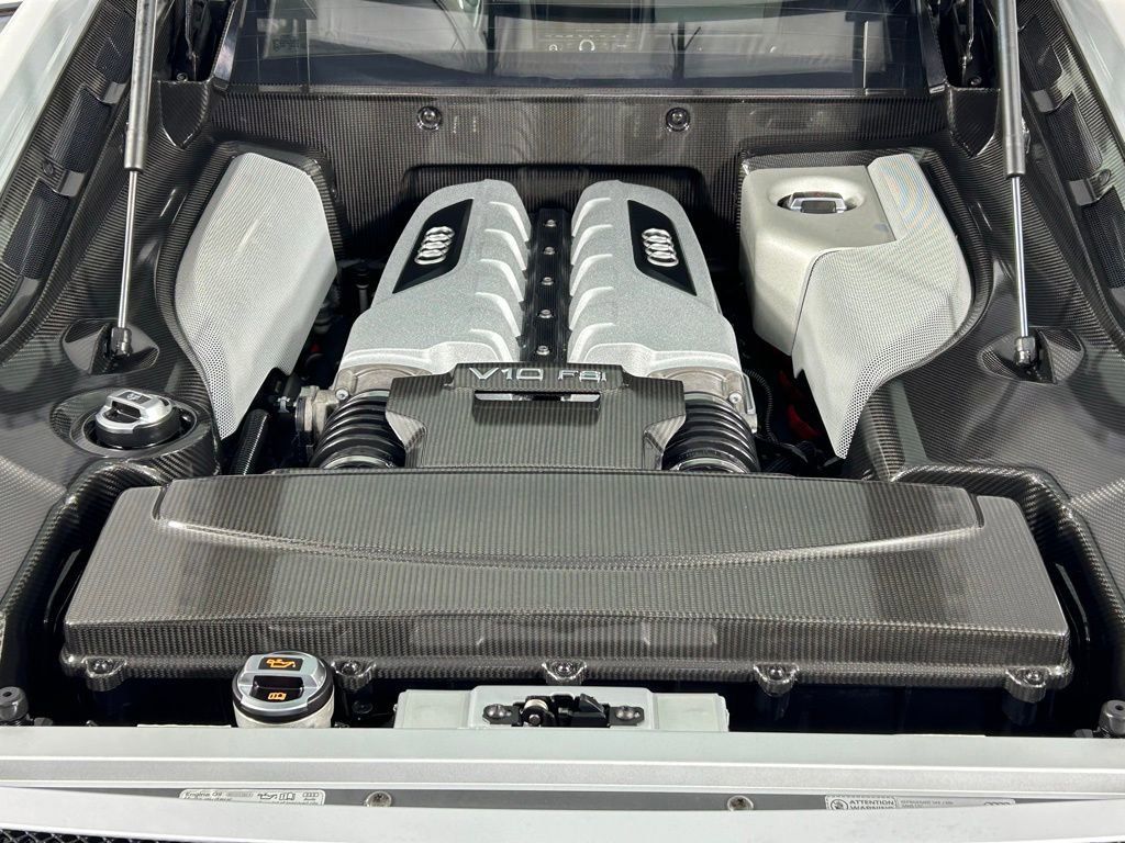 Used 2012 Audi R8 V10 image 32