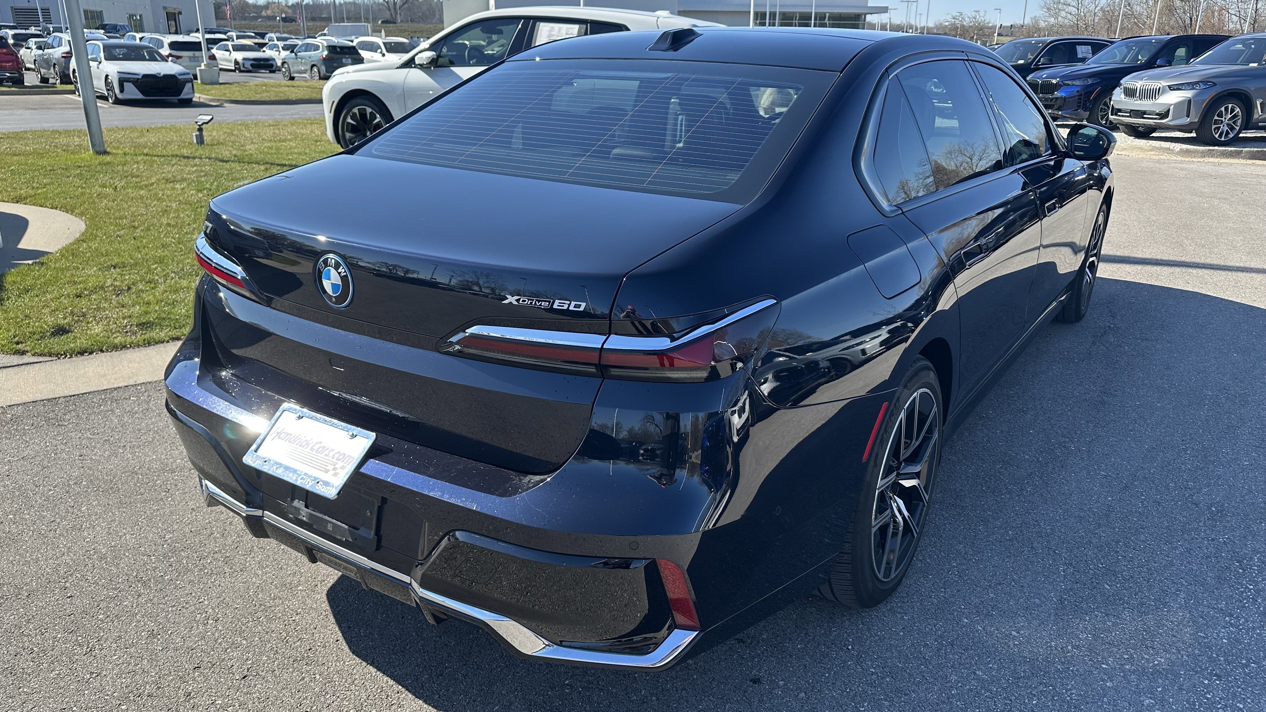 Used 2024 BMW i7 xDrive60 image 10