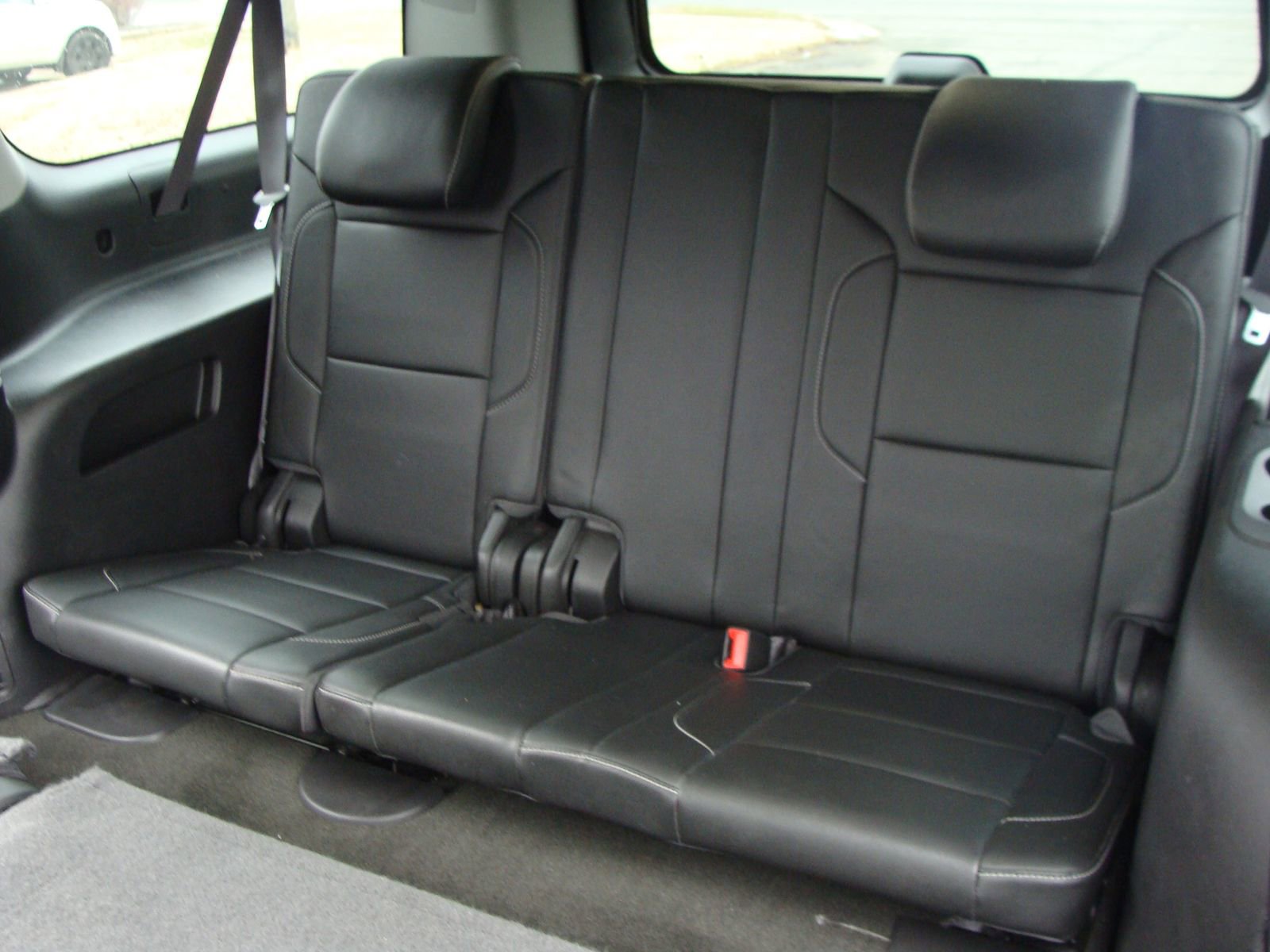 Used 2016 Chevrolet Suburban LT image 9