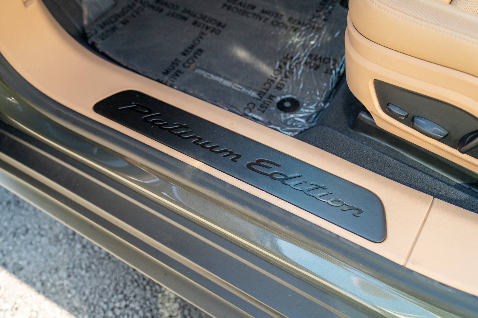 Certified 2023 Porsche Panamera 4 AWD/4WD image 13