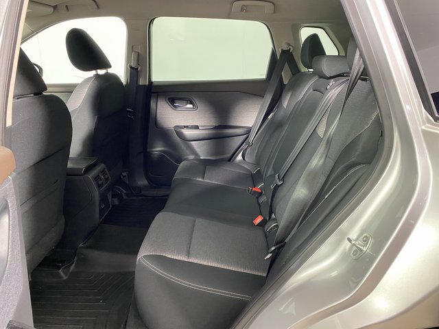 Used 2022 Nissan Rogue SV image 11