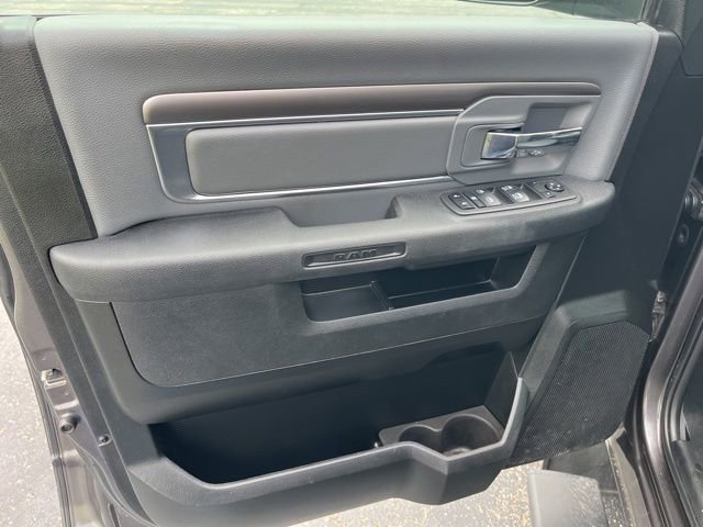 Used 2021 RAM 1500 Classic SLT w/ Electronics Convenience Group AWD/4WD image 9