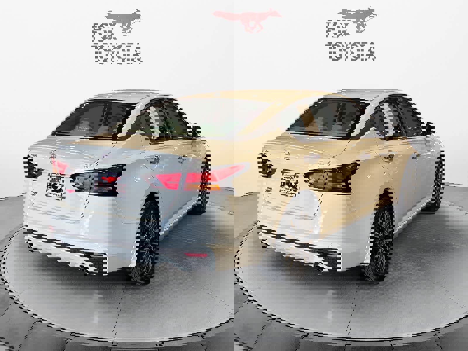 Used 2023 Nissan Altima 2.5 SV w/ SV Premium Package image 6