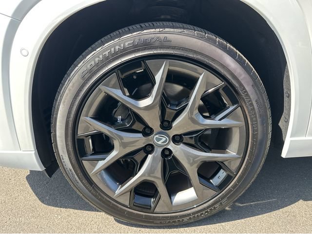 Certified 2026 Lexus TX 500h AWD w/ Technology Package image 40