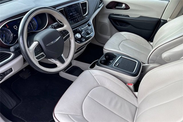 Used 2020 Chrysler Pacifica Limited image 12
