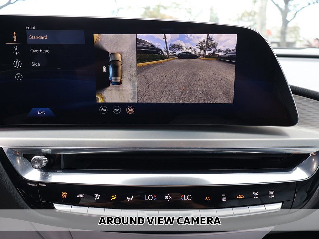 Used 2024 Cadillac Lyriq Sport image 5