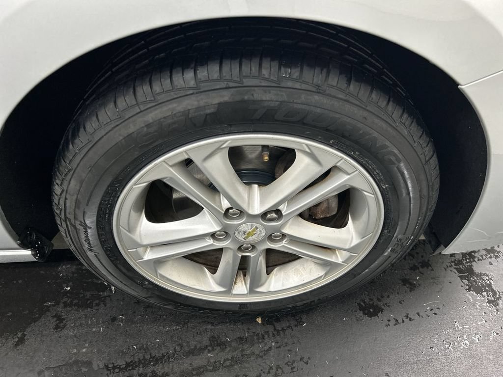 Used 2017 Chevrolet Cruze LT FWD image 8