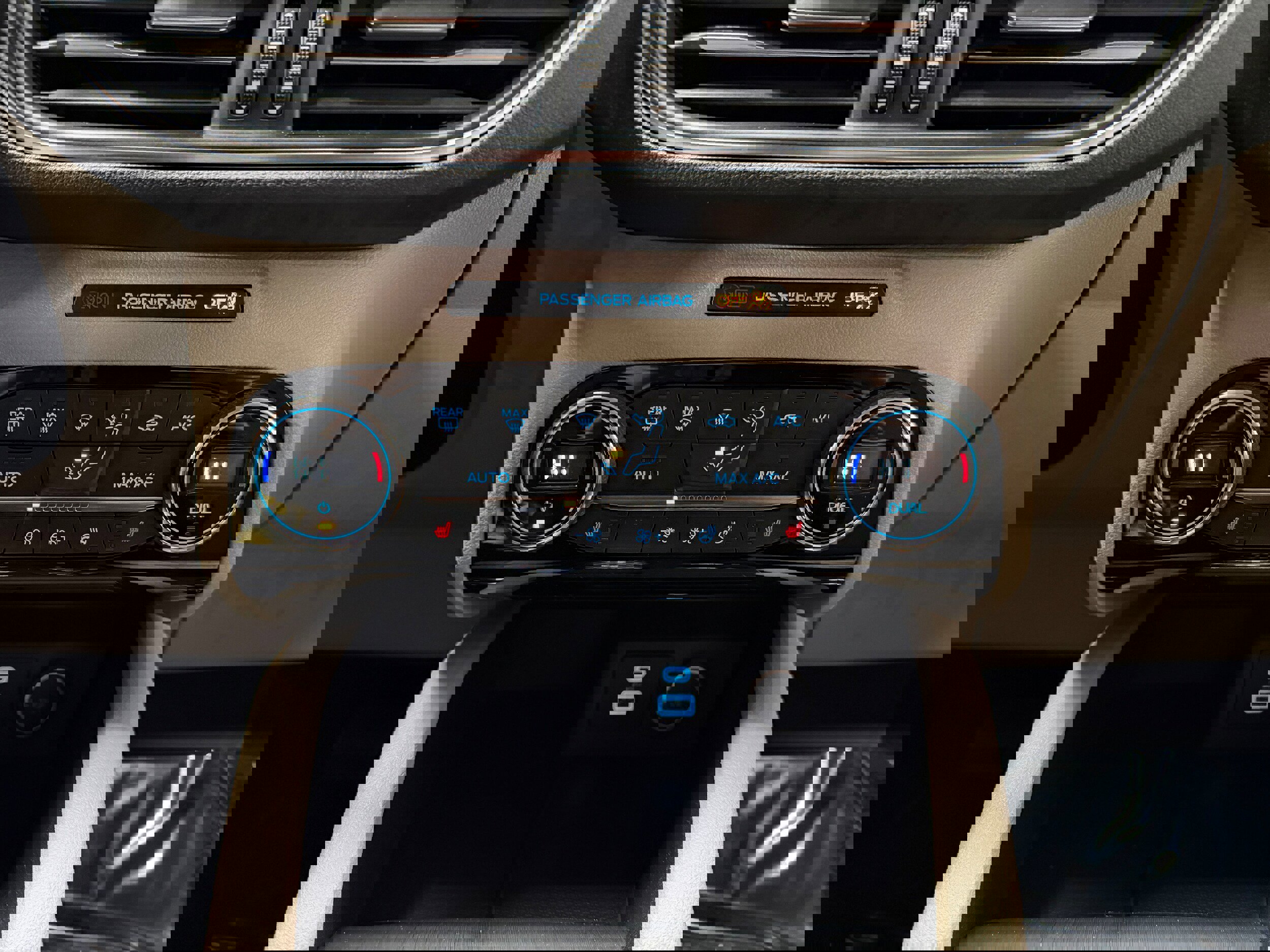 Certified 2021 Ford Escape Titanium FWD image 24