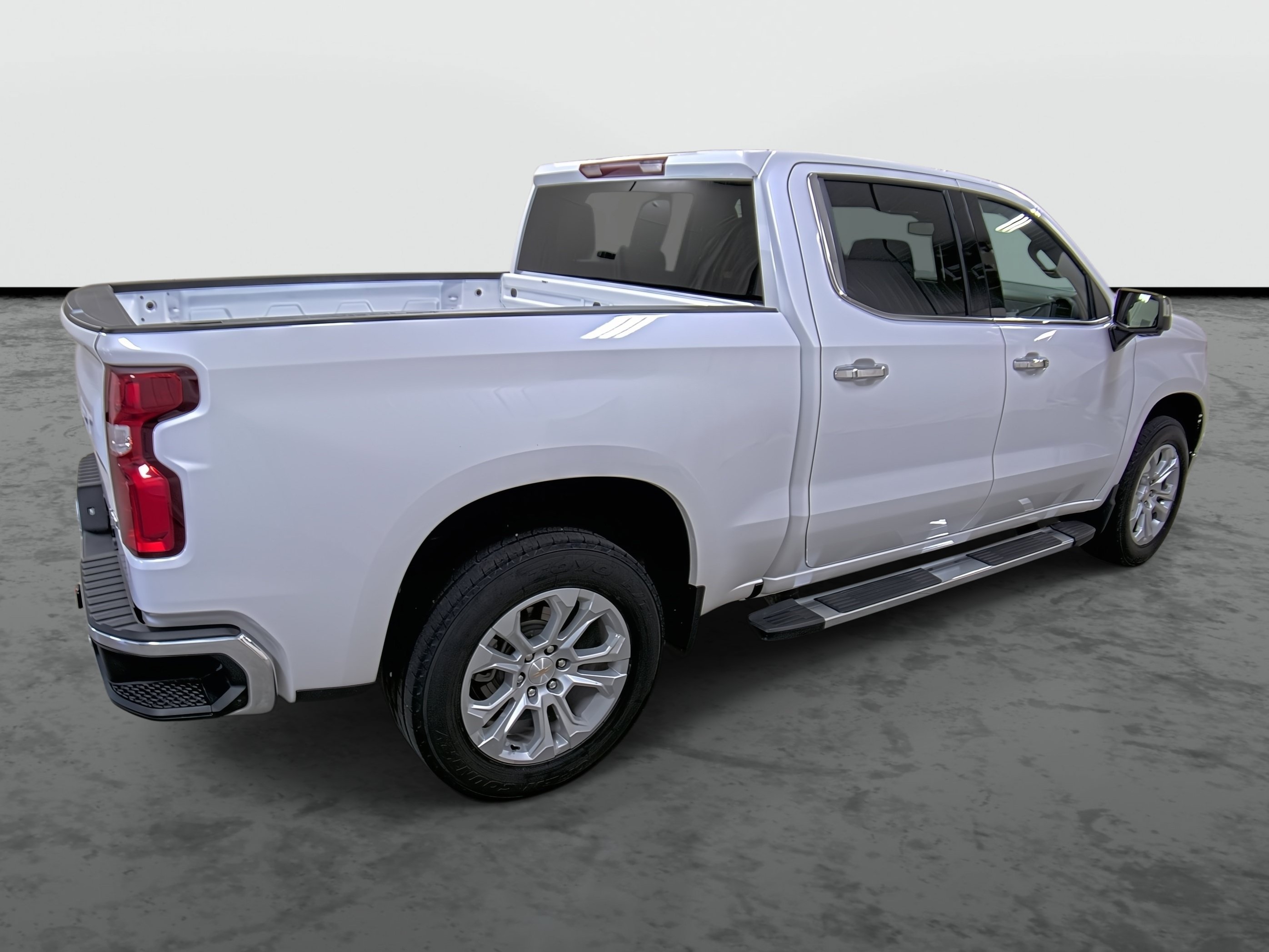 Certified 2024 Chevrolet Silverado 1500 LTZ w/ Z71 Off-Road Package AWD/4WD image 4