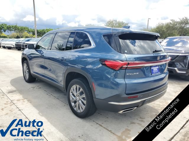 Used 2025 Buick Enclave Preferred FWD image 2