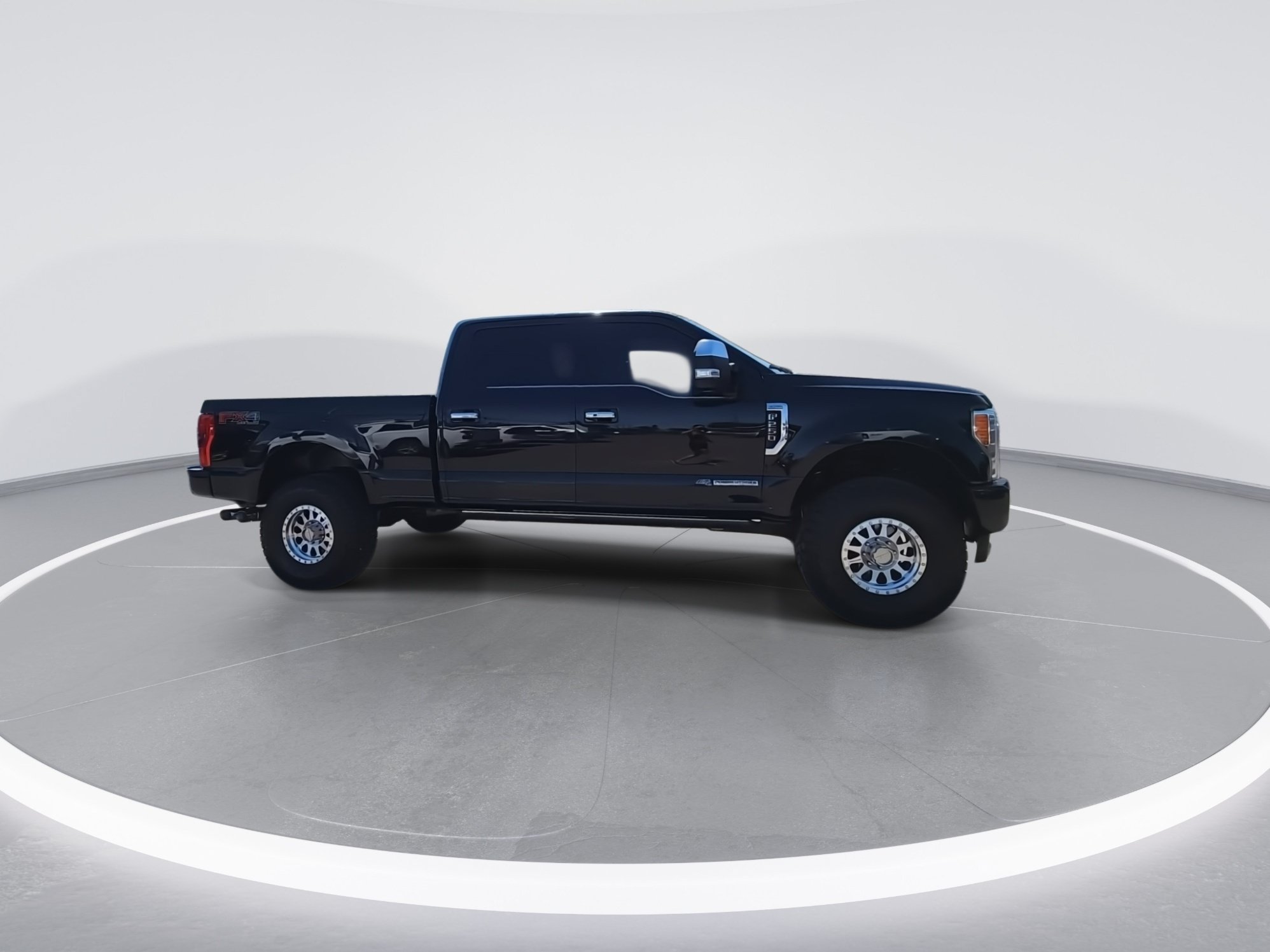 Used 2017 Ford F250 Platinum w/ Platinum Ultimate Package AWD/4WD image 6