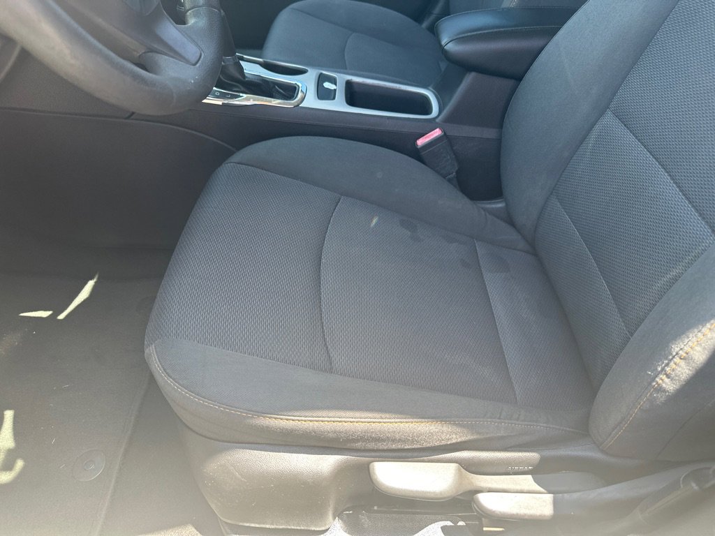 Used 2017 Chevrolet Cruze LS image 18