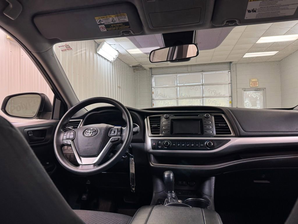Used 2018 Toyota Highlander LE FWD image 20