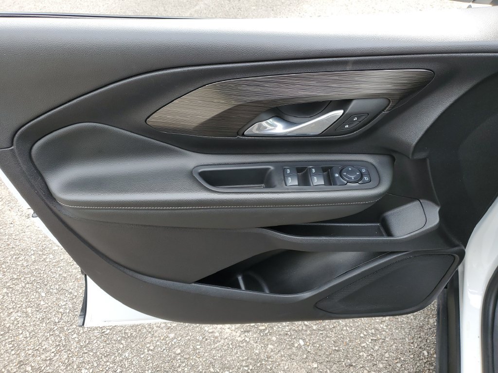 Used 2024 GMC Terrain SLE FWD image 17